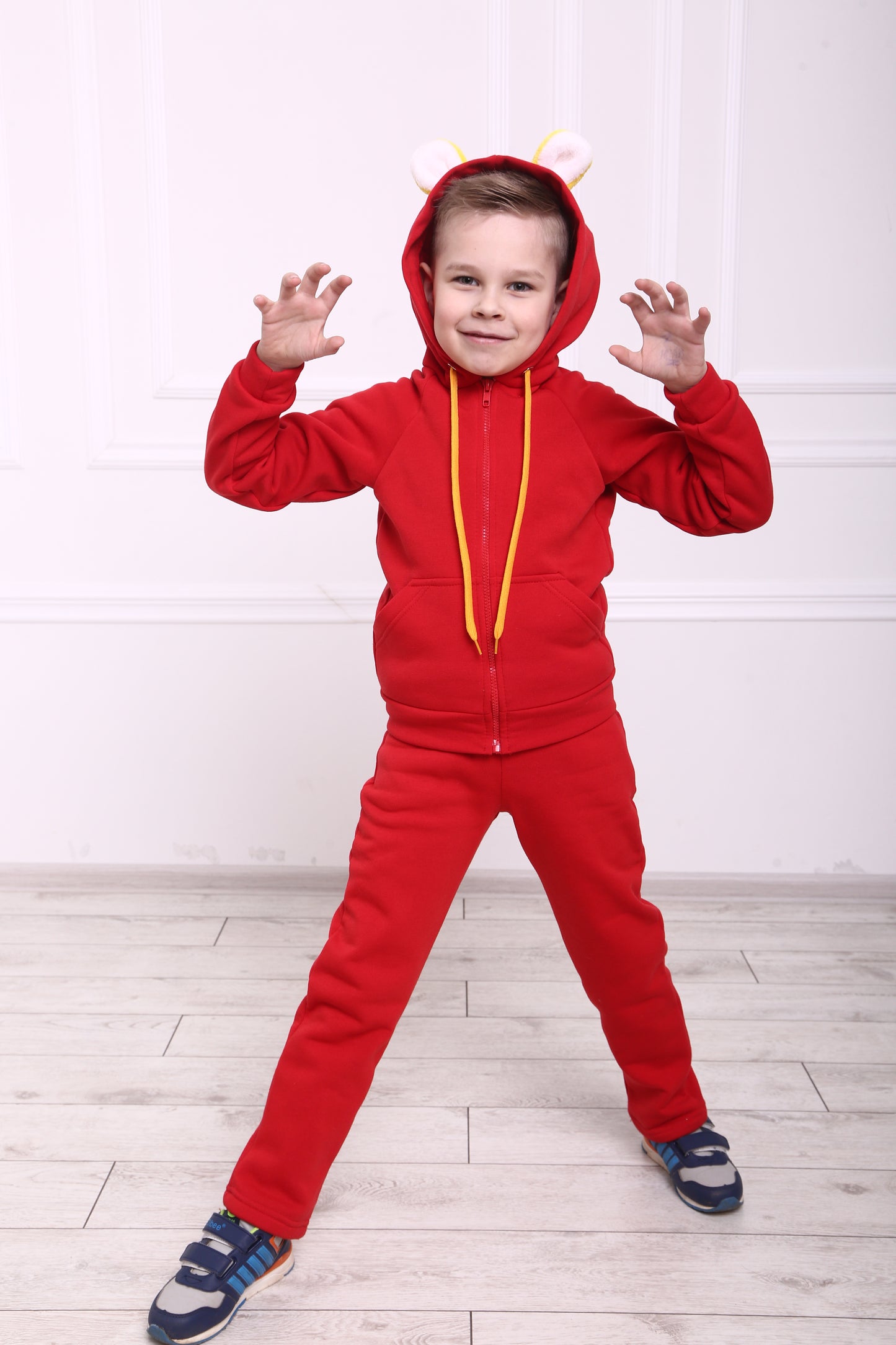 3 in 1 Pullover mit Spielzeug und Reisekissen Löwe