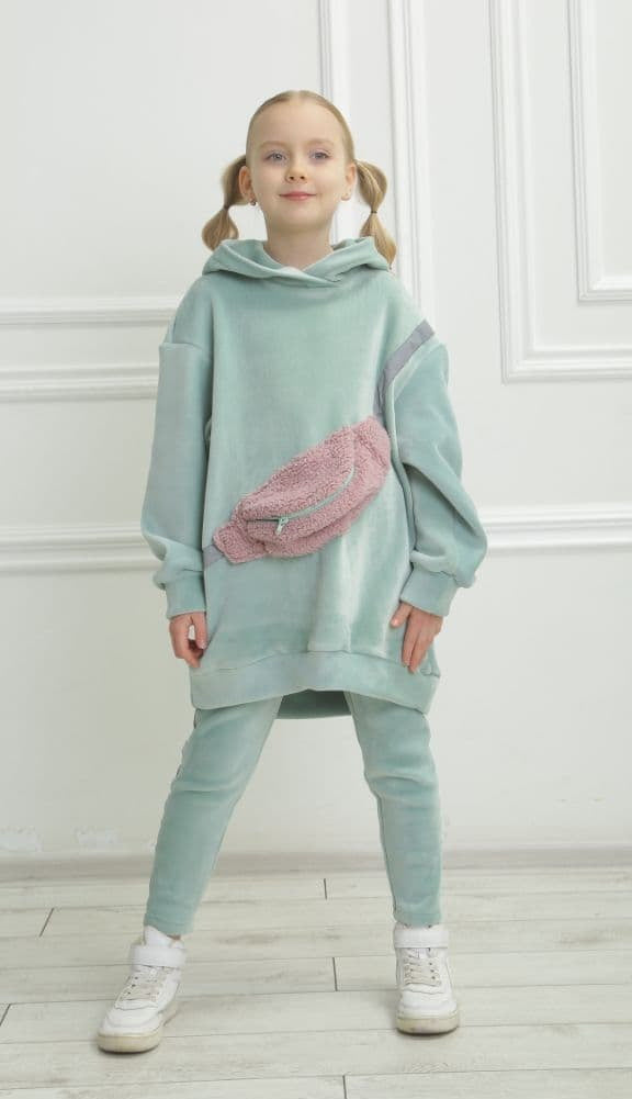 Veloursanzug mit Tasche und Reflektoren Mint