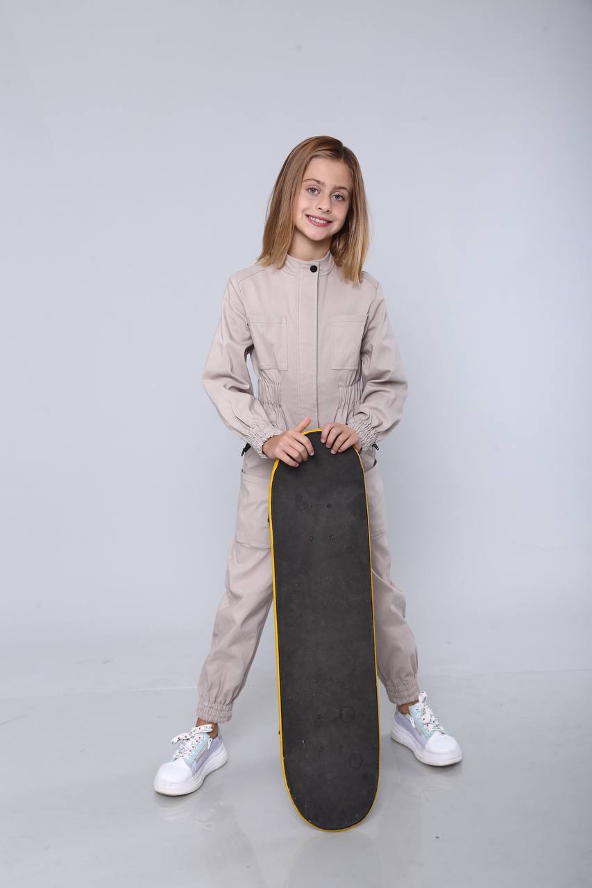 stylischer und bequemer Overall für Teenager