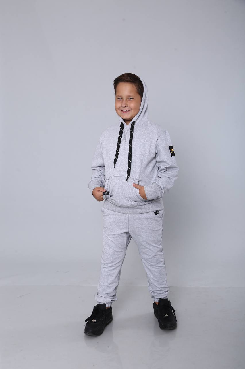 Sportanzug für einen Jungen