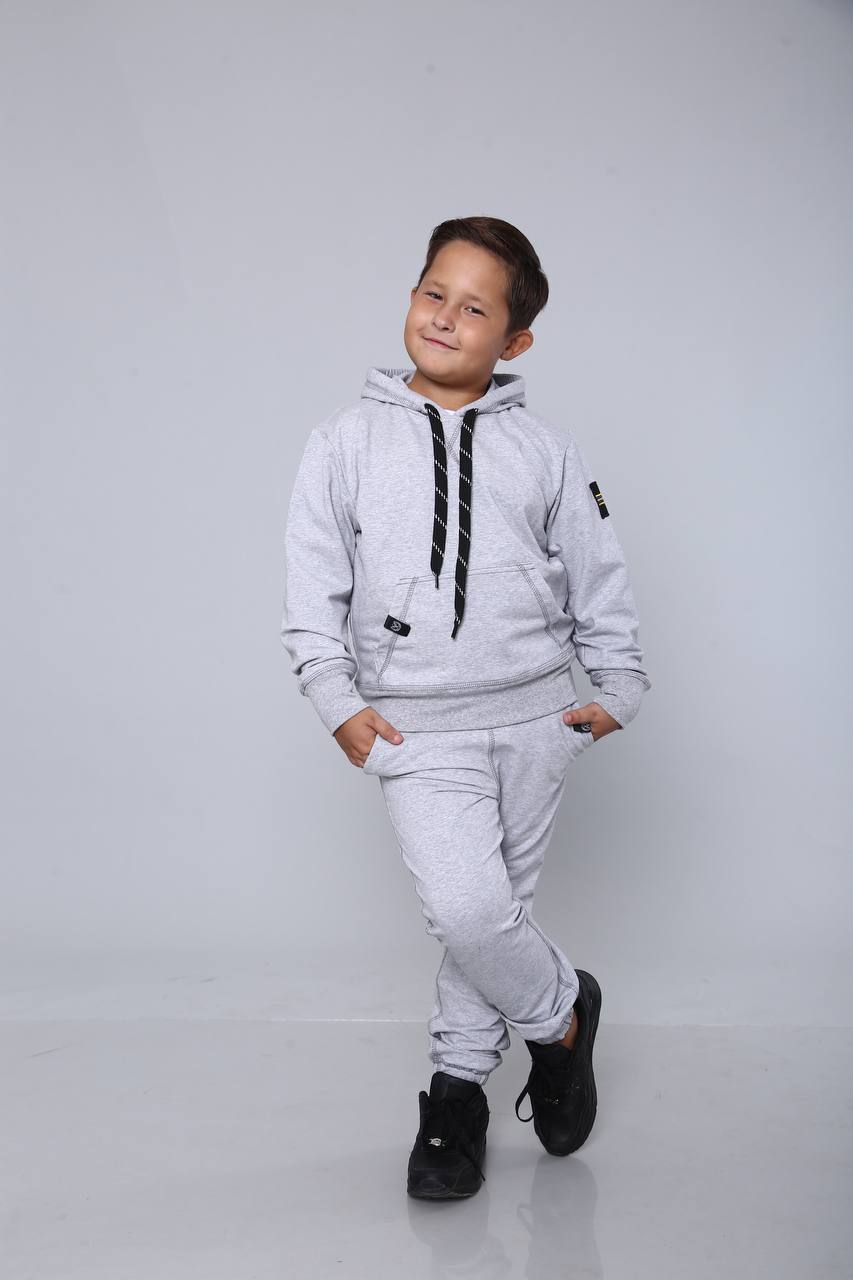 Sportanzug für einen Jungen