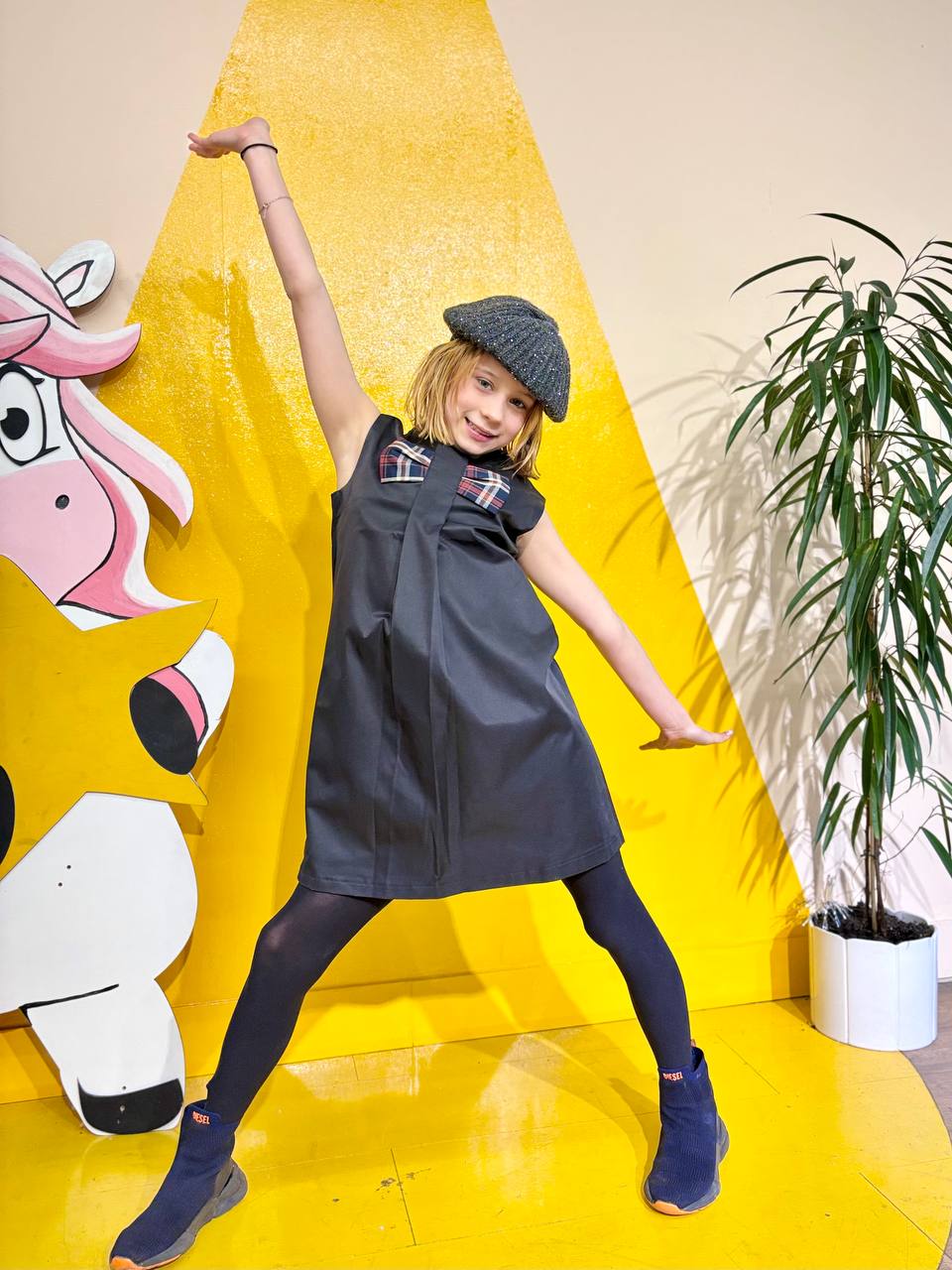 stylisches und elegantes Kleid mit Schleife für Mädchen schwarz