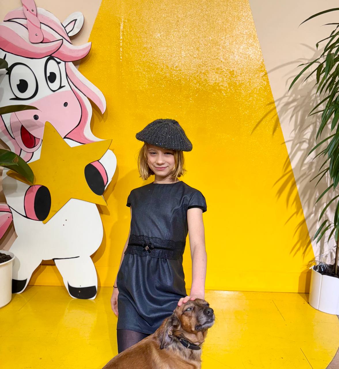 stilvolles und elegantes Kleid für Mädchen aus Wolle