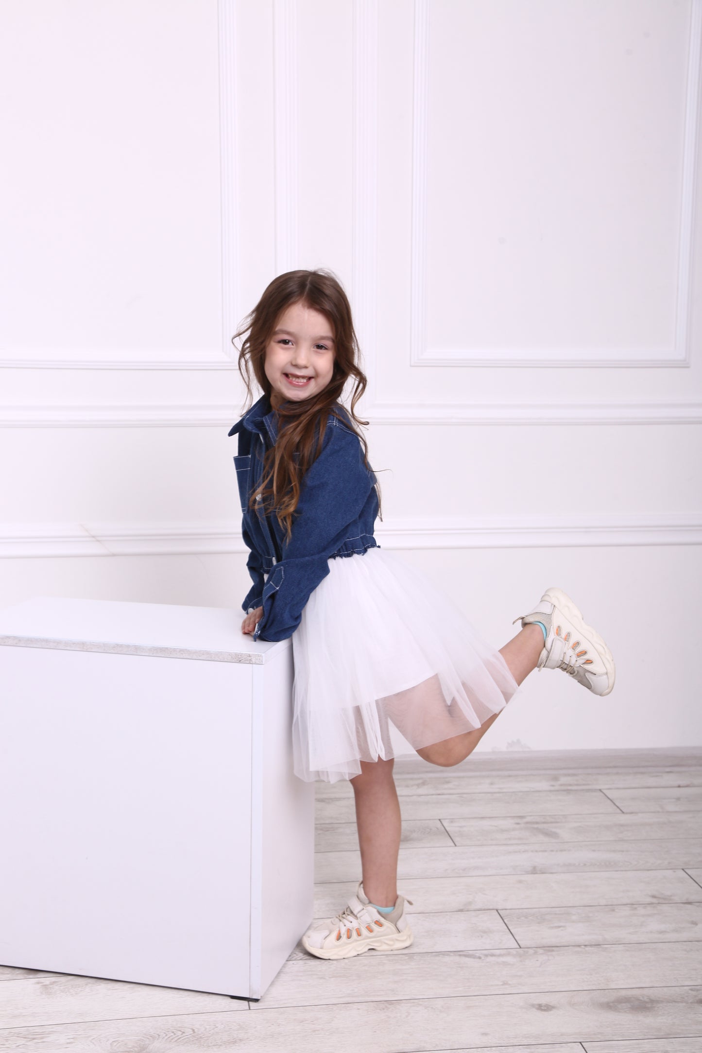 Jeanshemd-Kleid mit Tüllrock (Baumwollfutter)