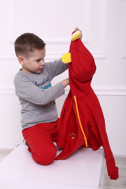 3 in 1 Pullover mit Spielzeug und Reisekissen Löwe