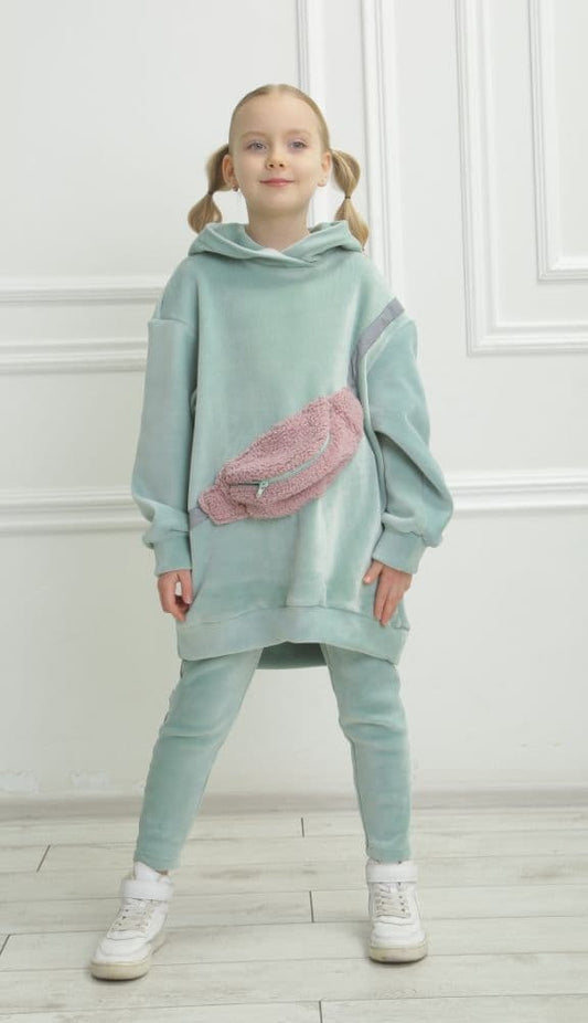 Veloursanzug mit Tasche und Reflektoren Mint