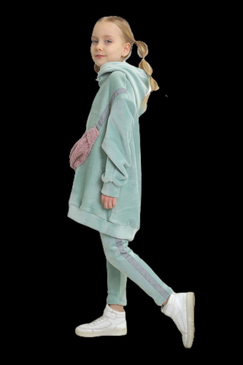 Veloursanzug mit Tasche und Reflektoren Mint