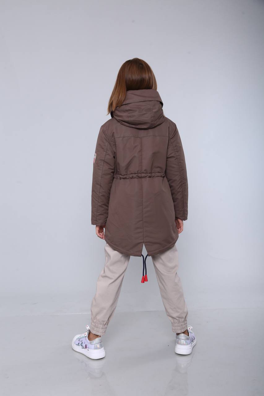 Парка коричневая — защита от ветра и дождя