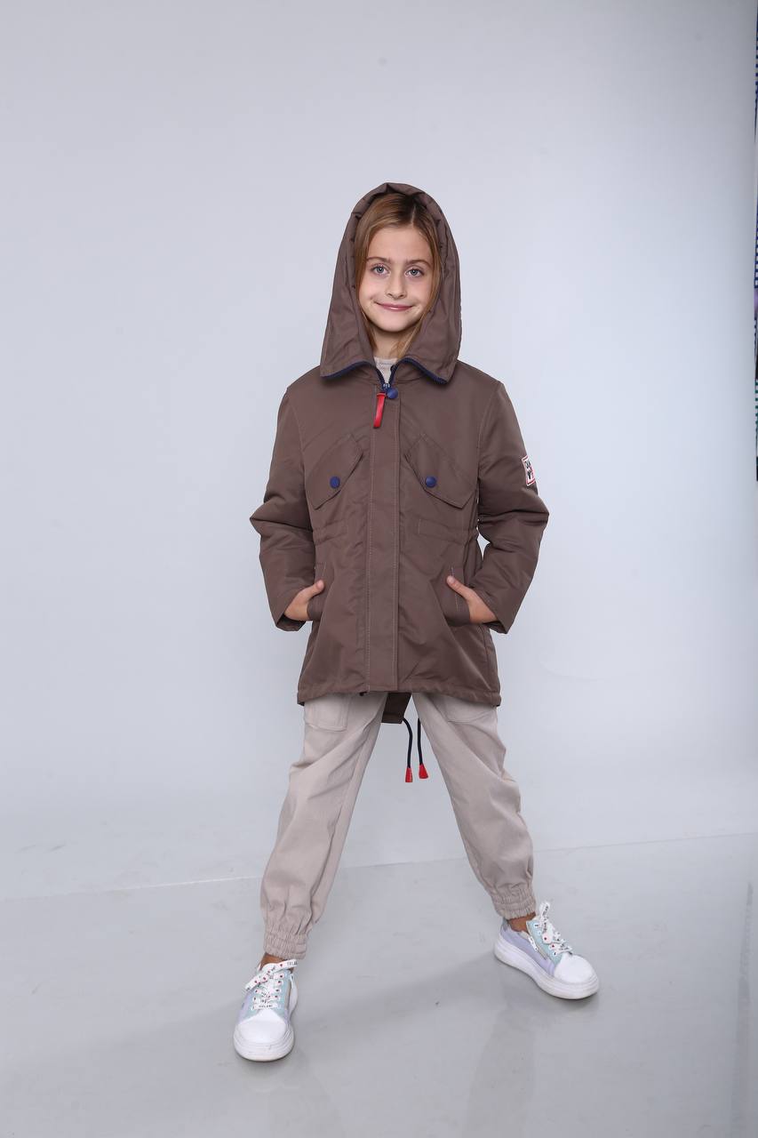 Парка коричневая — защита от ветра и дождя