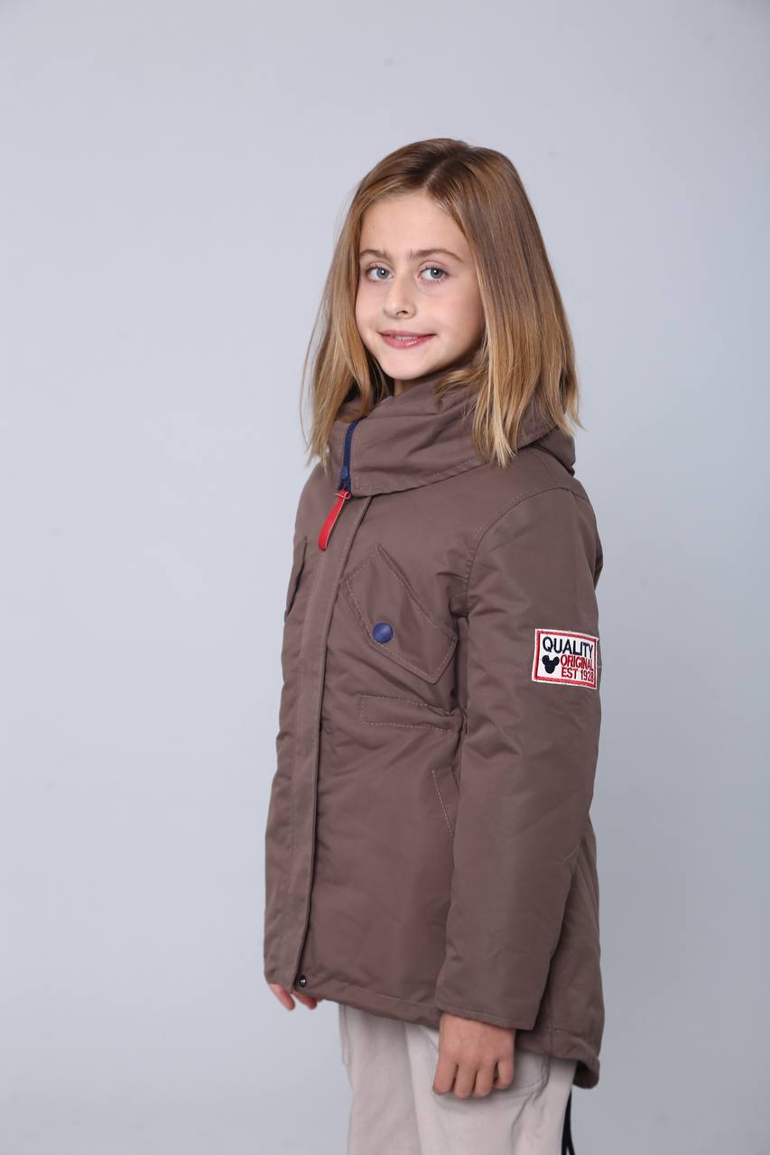 Парка коричневая — защита от ветра и дождя