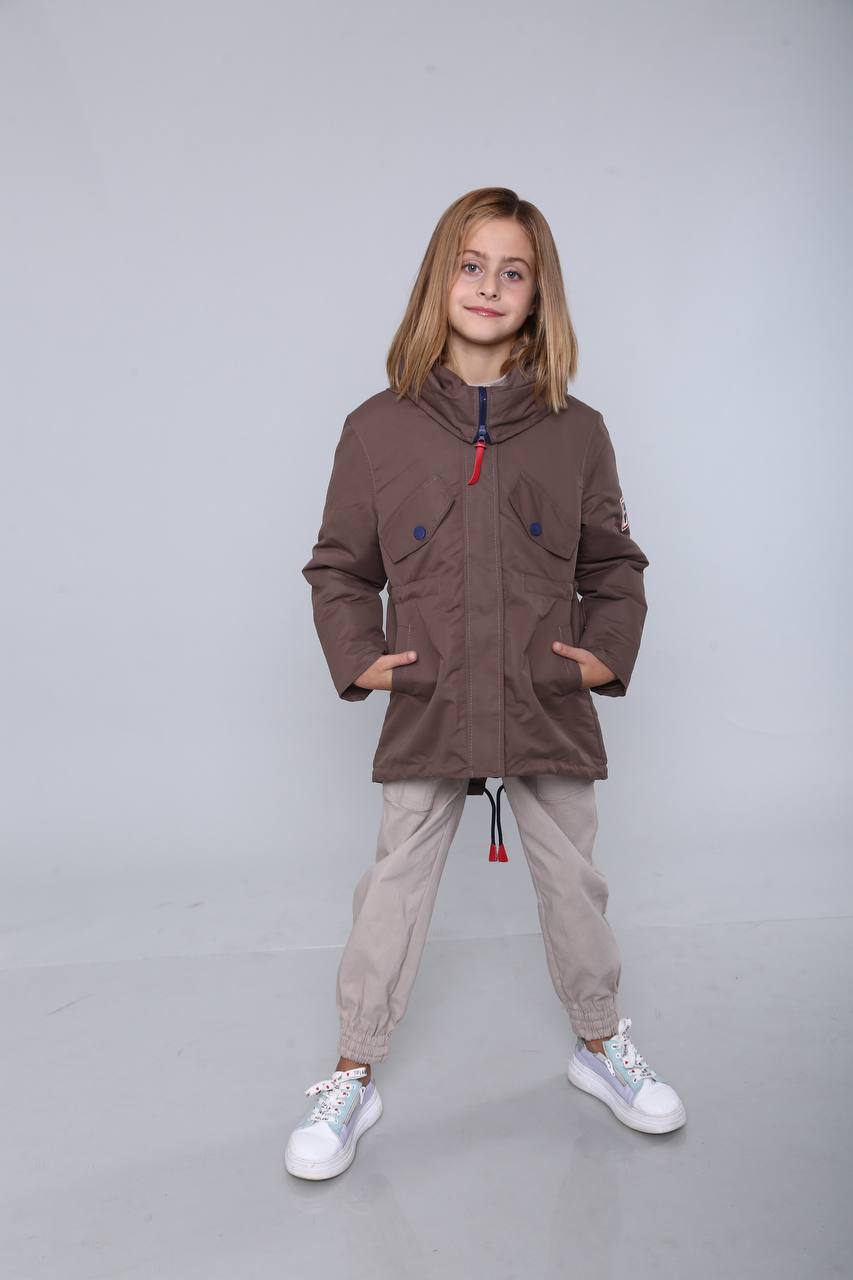 Парка коричневая — защита от ветра и дождя