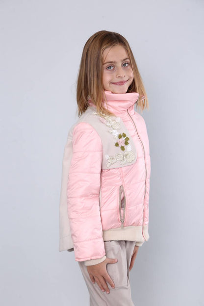 zarte Jacke mit floraler Stickerei