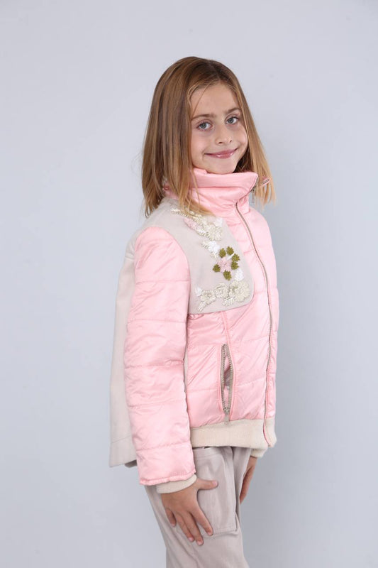 zarte Jacke mit floraler Stickerei