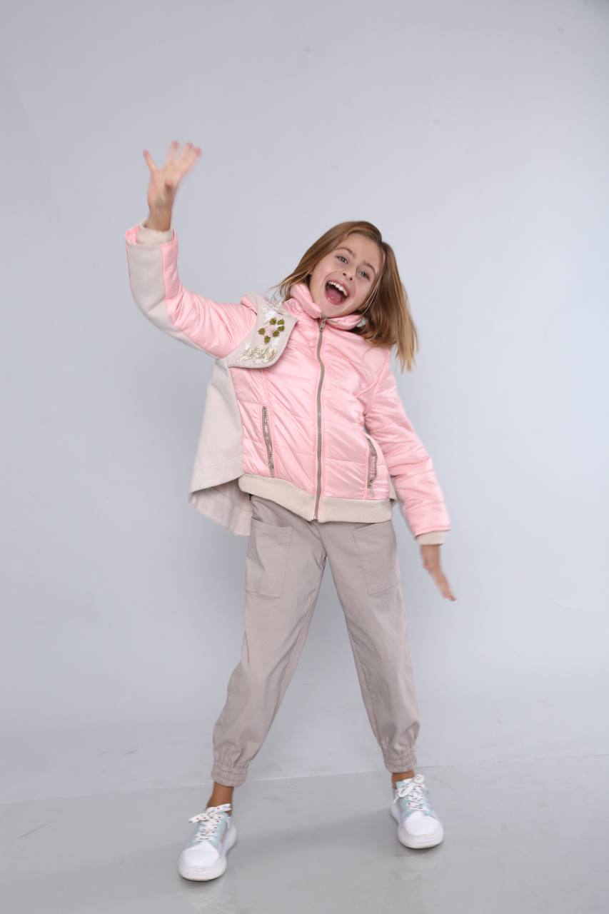 Куртка с цветочной аппликацией