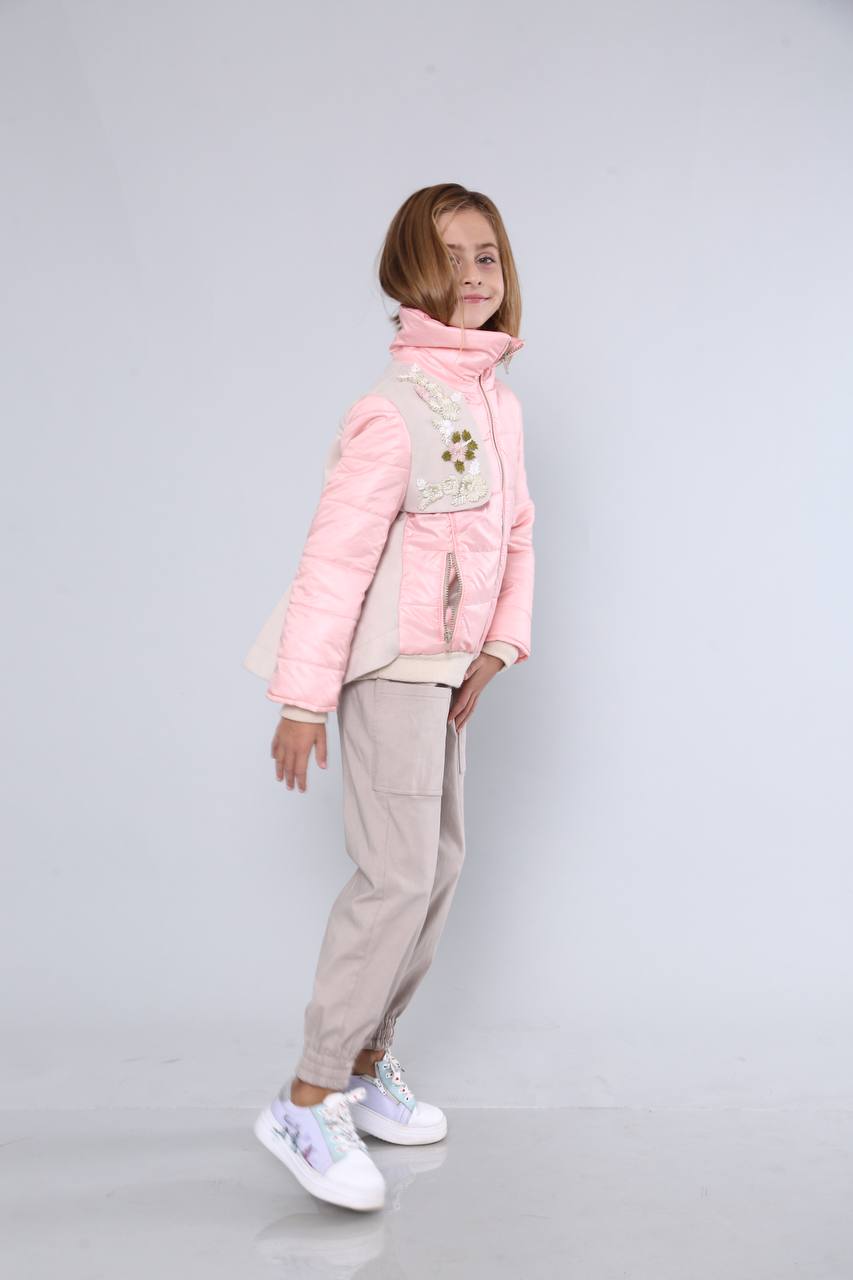 Куртка с цветочной аппликацией
